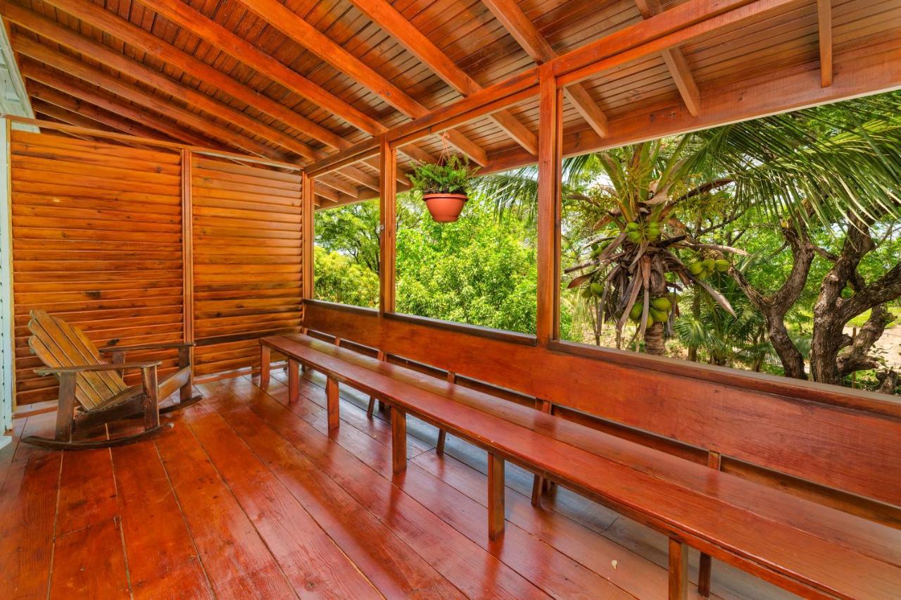 French Harbour Hotel And Dive Center Roatan Yacht Club מראה חיצוני תמונה