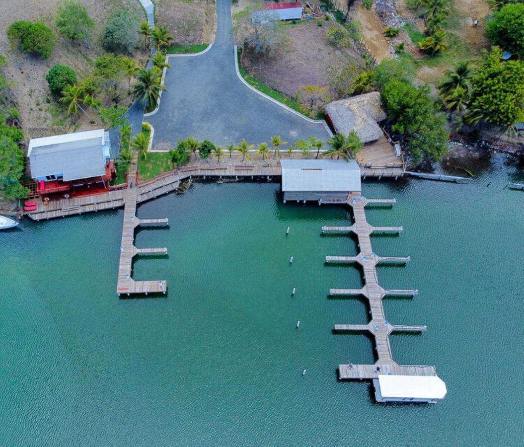 French Harbour Hotel And Dive Center Roatan Yacht Club מראה חיצוני תמונה