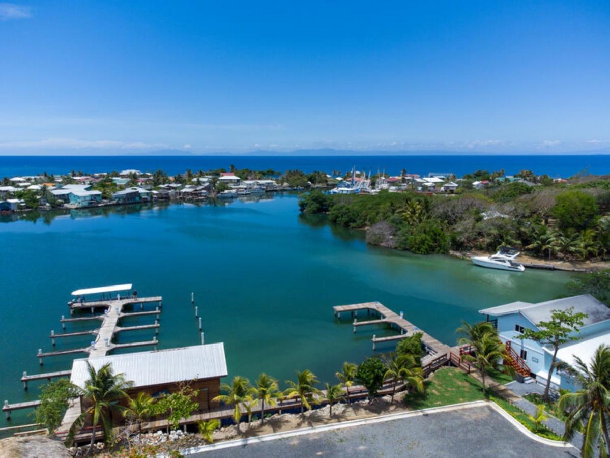 French Harbour Hotel And Dive Center Roatan Yacht Club מראה חיצוני תמונה