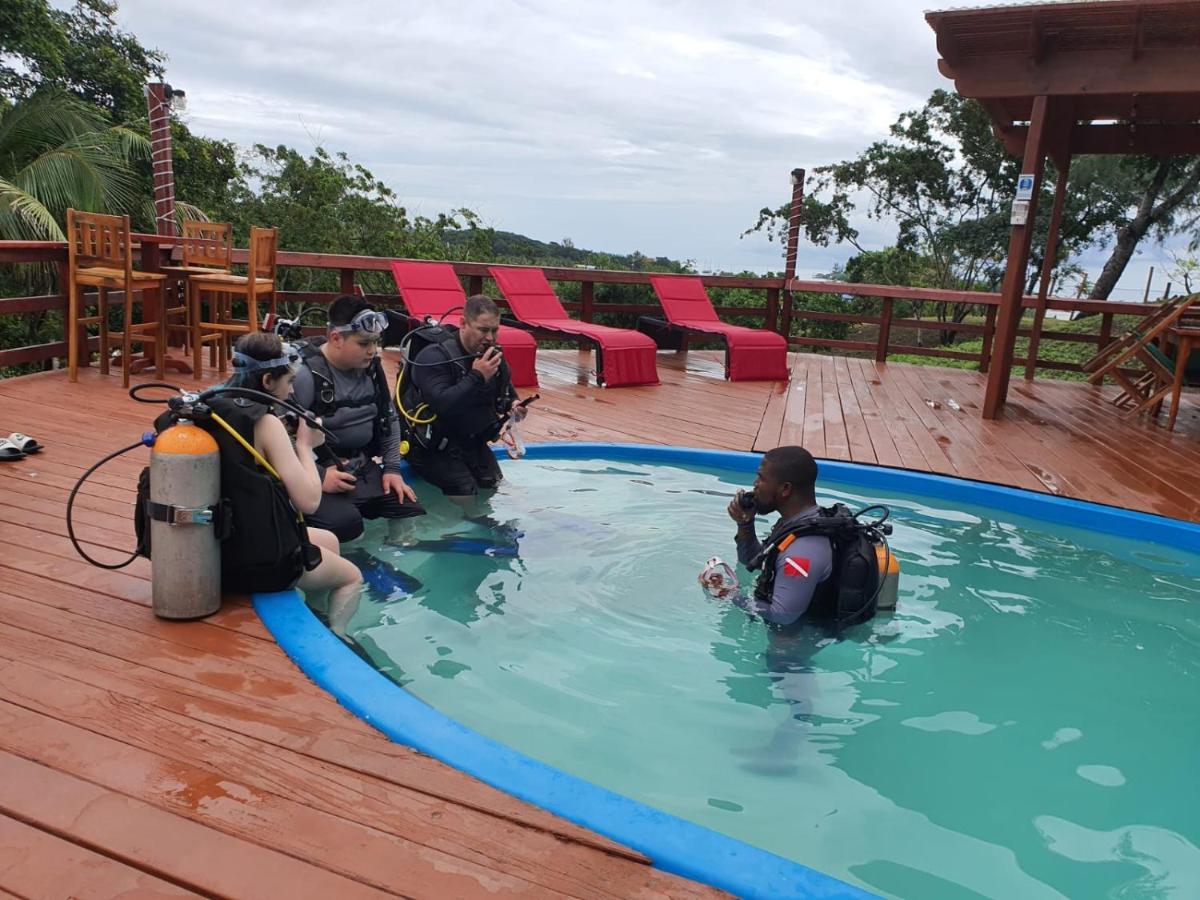 French Harbour Hotel And Dive Center Roatan Yacht Club מראה חיצוני תמונה