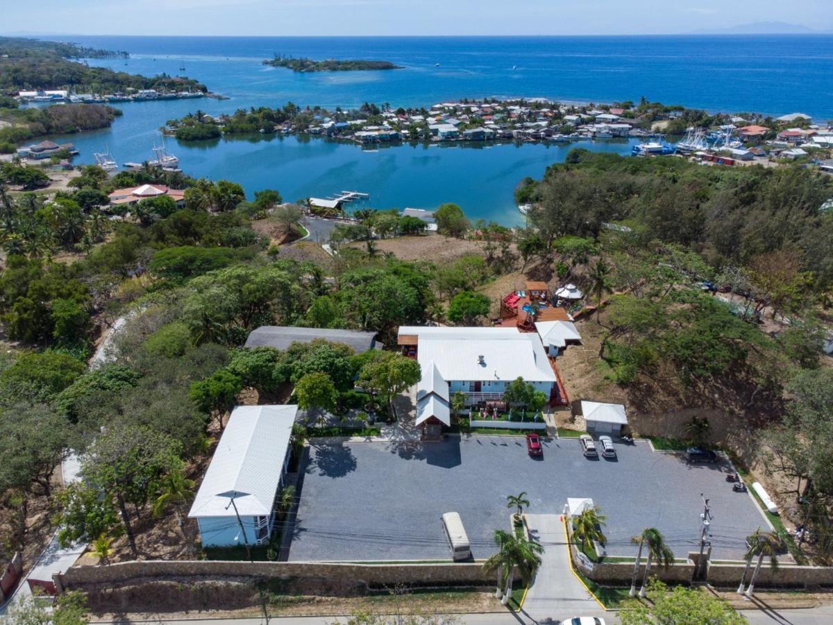 French Harbour Hotel And Dive Center Roatan Yacht Club מראה חיצוני תמונה